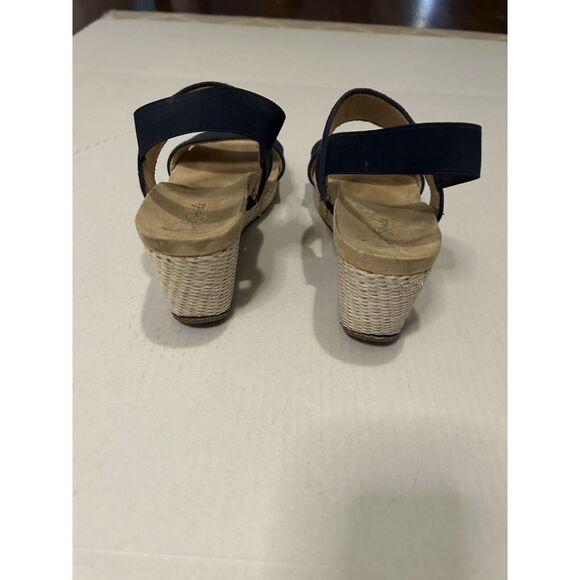 Life Stride Linen Navy Wrap Sandals 3" wedge. Preowned in great condition, 8.5. - Picture 2 of 5